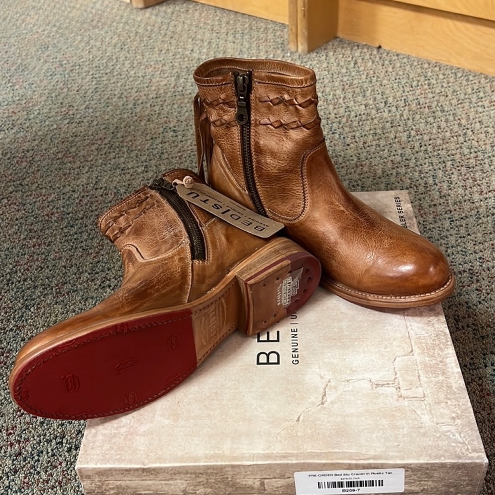 Brand new BedStu boots with fringe detailing! Size 7. NWT.